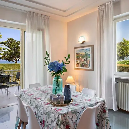 Yachting Lakefront Vila Bardolino